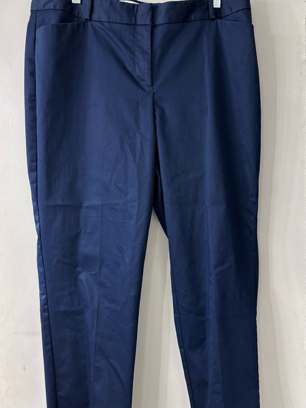 Liz Claiborne Women's Blue Solid Flat Front Dress Pants Regular Size
14